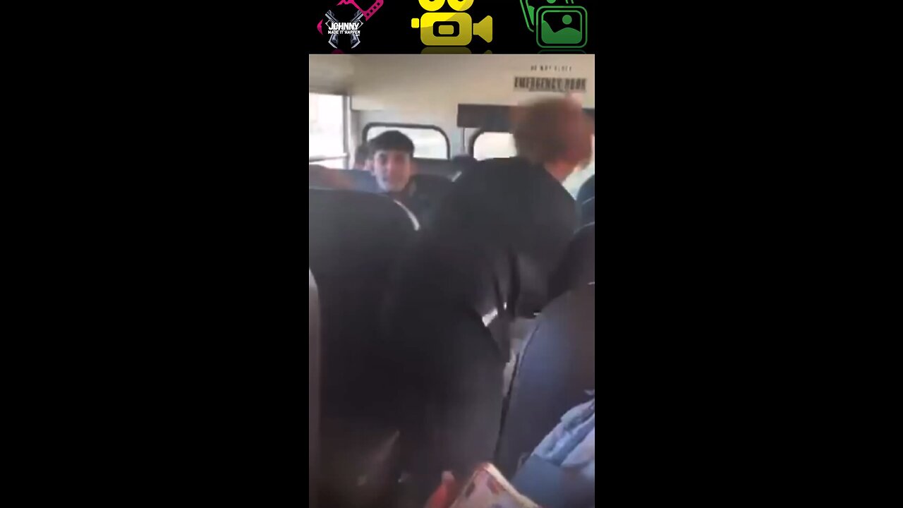 Crazy School Bus Fight😳👀🥊