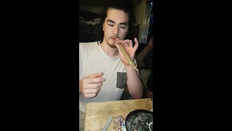 SMOKING A FAAT JOINT w/SamuraiSmokes and Hazy-E
