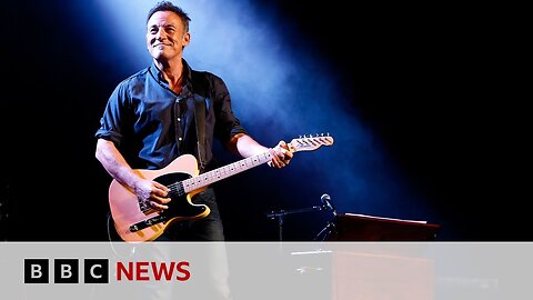 Bruce Springsteen first US musician to receive highest honour at the Ivor Novello Awards _ BBC News