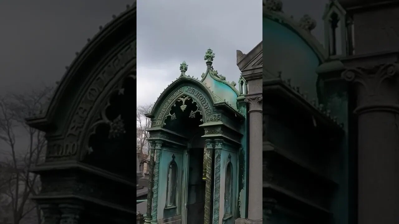 It’s safe to say I liked the colour #mausoleum #cemetery #belgium