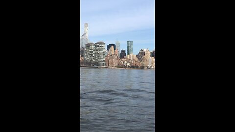 New York City 🌆 and Long Island city 🌃 East River