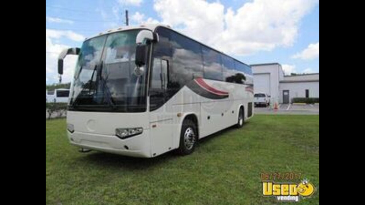 2009 Freightliner Stallion Coach Bus - 25 + Passengers - for Sale in New York