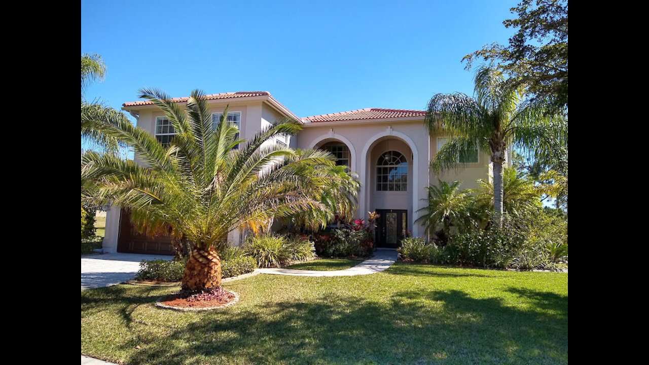 Florida Homes for Sale - Pool Homes in Gated Golf Community For Sale