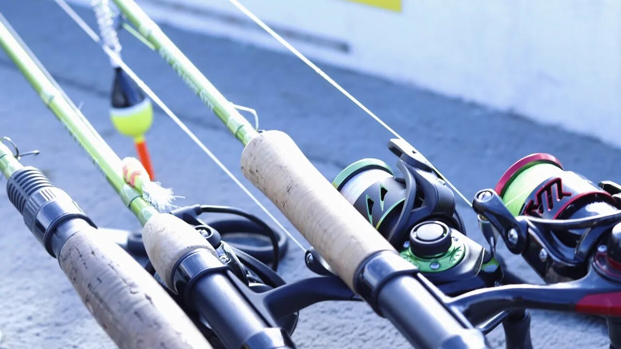 Crappie Fishing Rods and Rigs for Spring and Summer (Which should you Buy?)