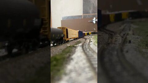 N Scale NS manifest train