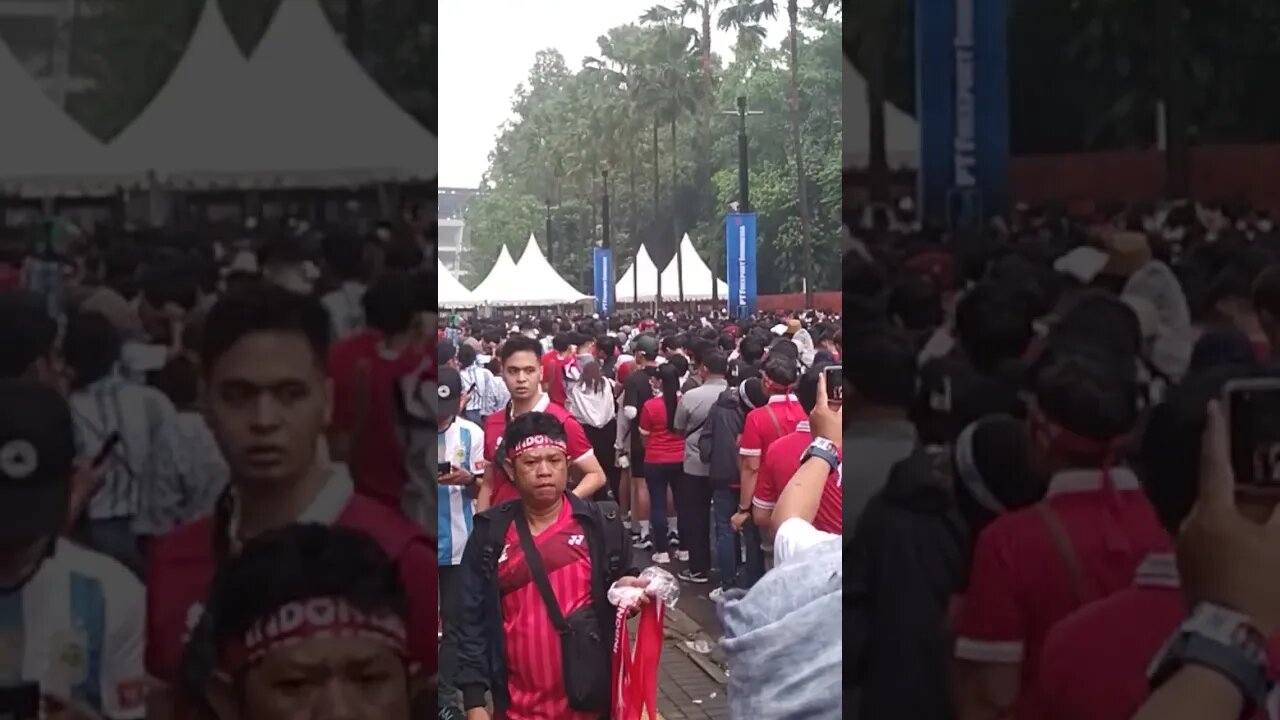 Lautan Suporter Indonesia di GBK Kecewa Messi Tak Datang #trending #funny #messi #shorts