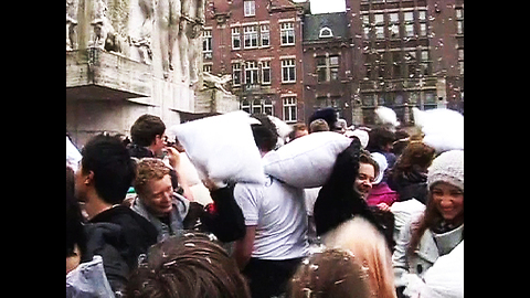 Big Dutch Pillow Fight