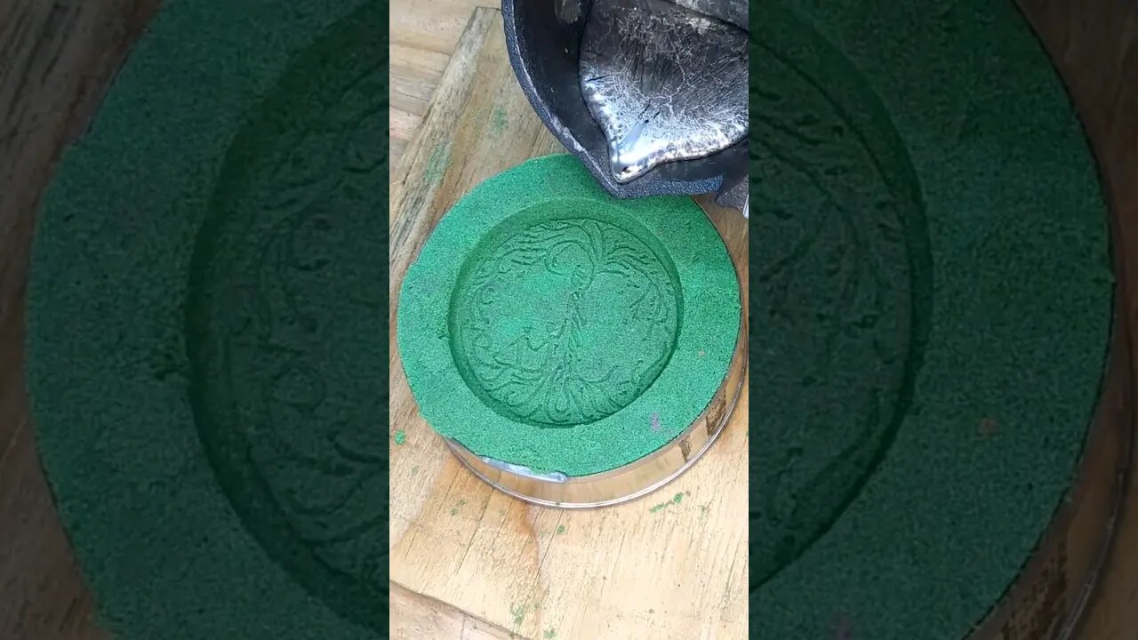 Pouring Molten Metal Experiment #experiment #shorts #cool