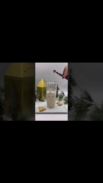 Gingersnaps are the ultimate holiday cookie! 🍪spicy and sweet shake captures the warm, yummy flavors