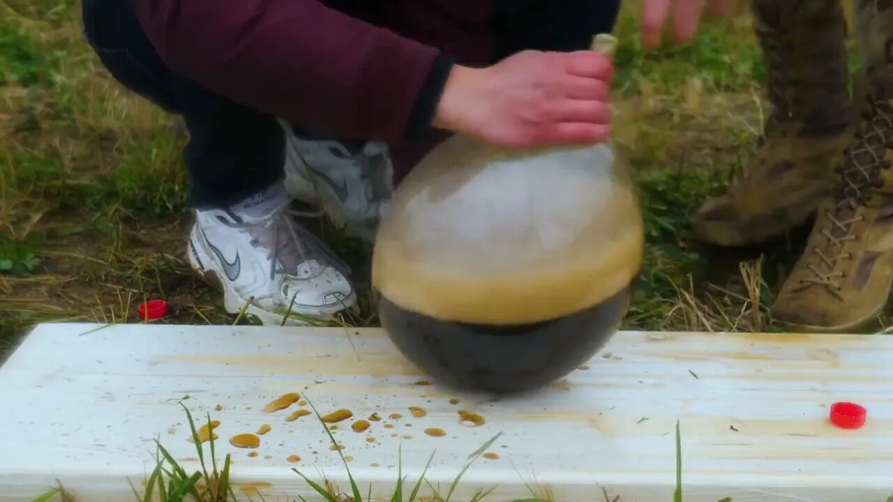 Experiment: Giant Coca Cola Balloon VS Mentos-10