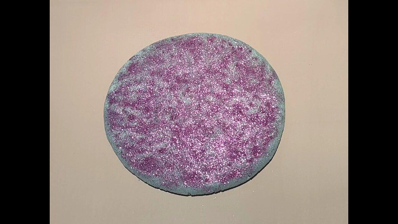 A giant shimmery reformed gymchalk plate