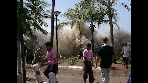 BIGGEST WAVES EVER FILMED (TSUNAMI, STORM, SURF, TYPHOON)