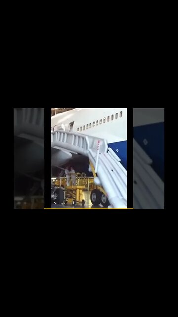 Huge B747 Emergency Slide Test #AeroArduino #Aviation #Flying
