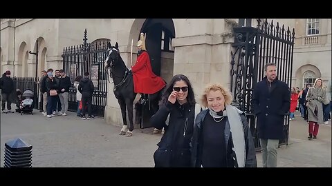 Every body get back horses coming in protest #horseguardsparade