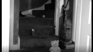 Palla si muove da sola nella casa infestata