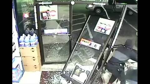 Would-be thieves fail to steal ATM during smash-and-grab in Fairview Park as customers keep shopping