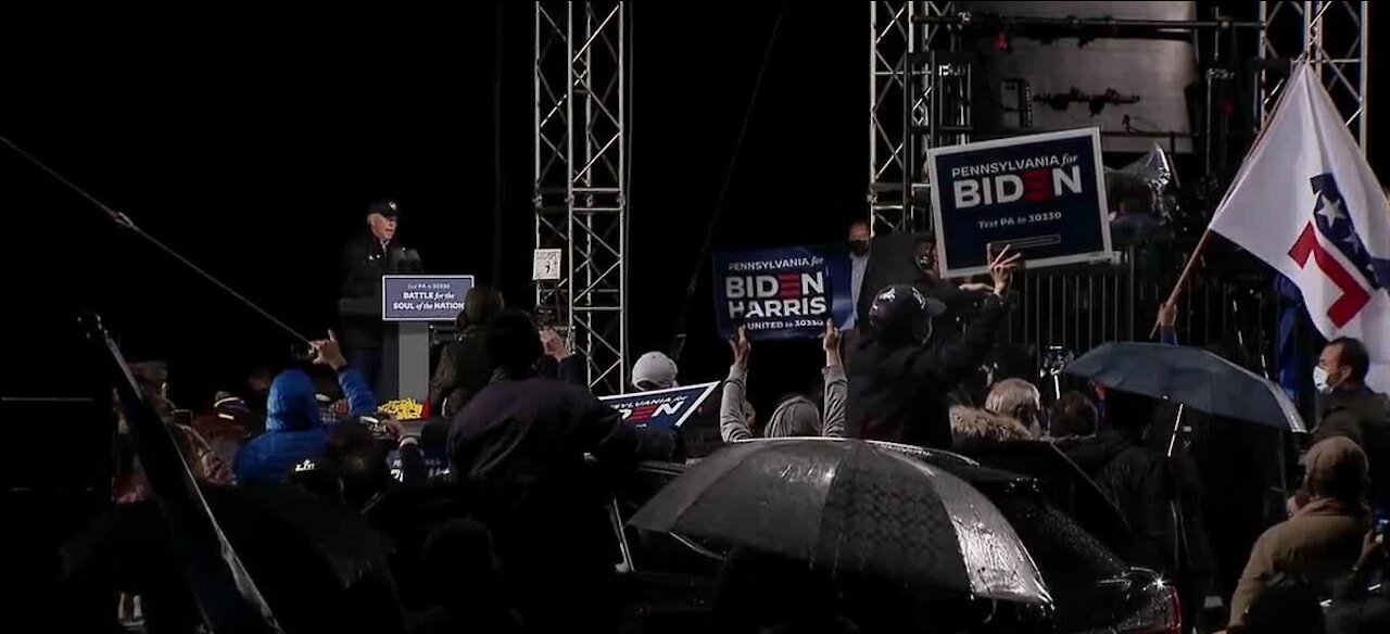 Presidential candidates make last push to undecided voters