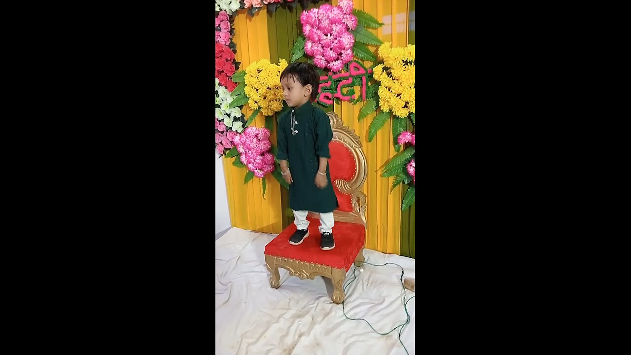 Baby trying dance in Mehandi ceremony