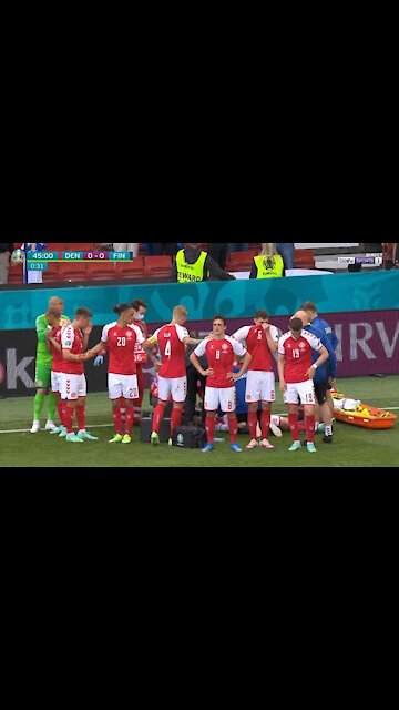 EM: Dänischer Spieler kämpft um sein Leben