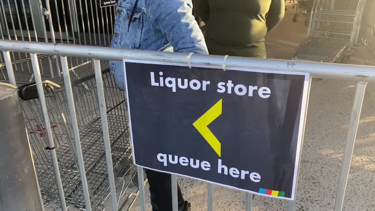 SOUTH AFRICA - Cape Town - Coronavirus - Liquor sales re-open under lockdown 3(Video) (YD3)