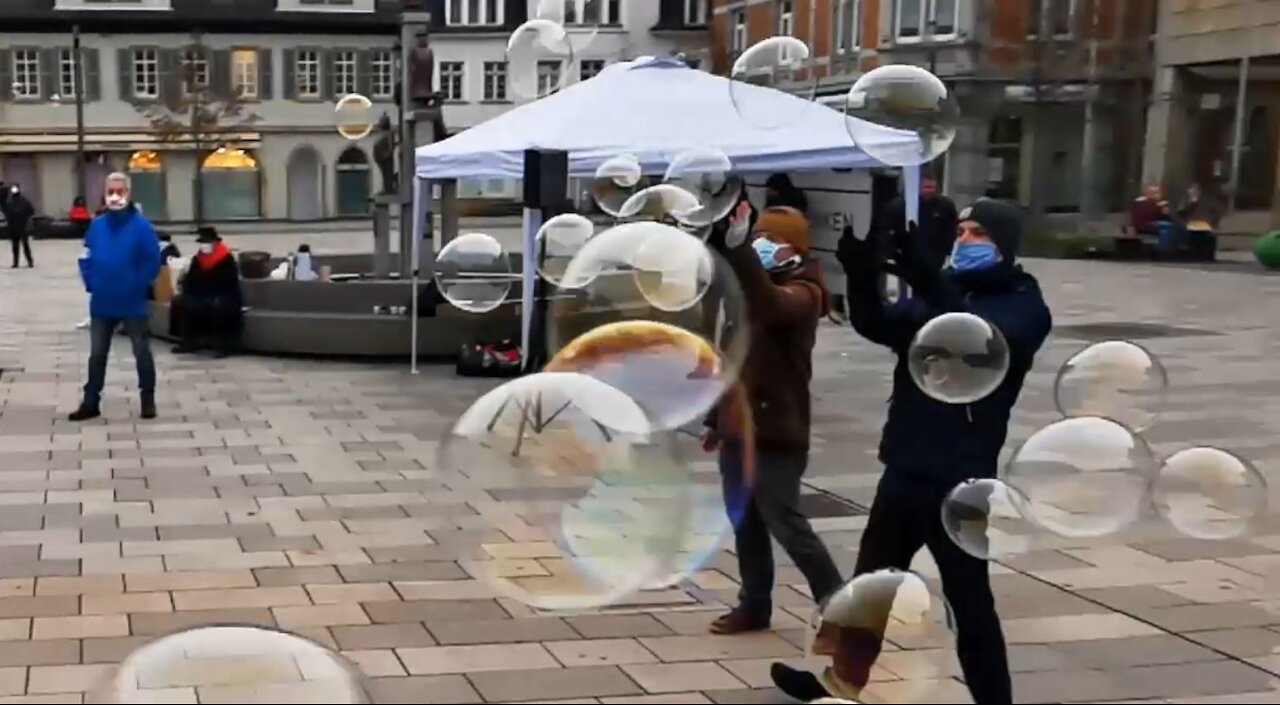 16.01.2021 Bad Kreuznach Seifenblasen auf dem Kornmarkt