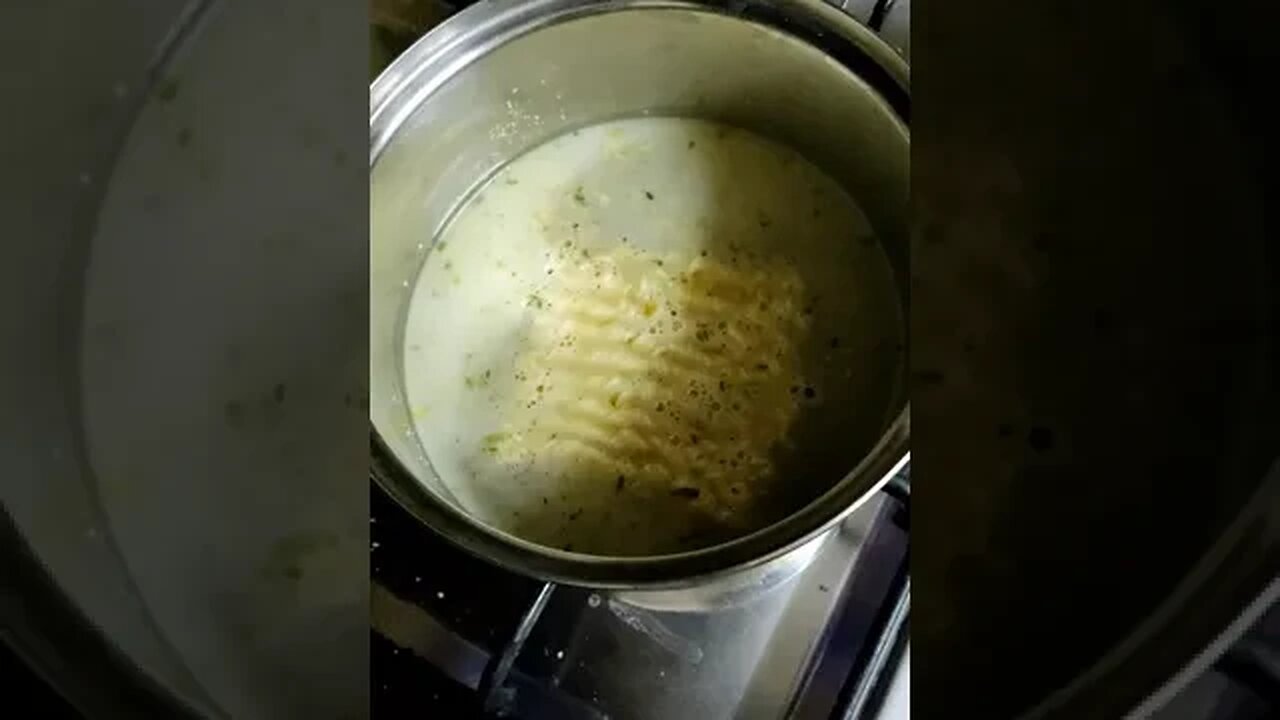 How to cook instant noodles | instant noodles| soupy noodels | quick recipe | noodles