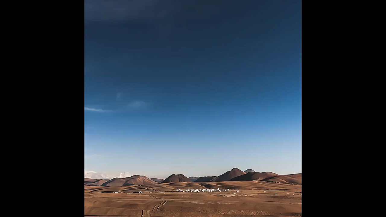 Stunning timelapse: sunset to sunrise over ALMA Observatory, Chilean Atacama Desert.