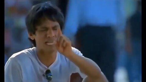 kesa kesa log rehta hai yaar 🤣