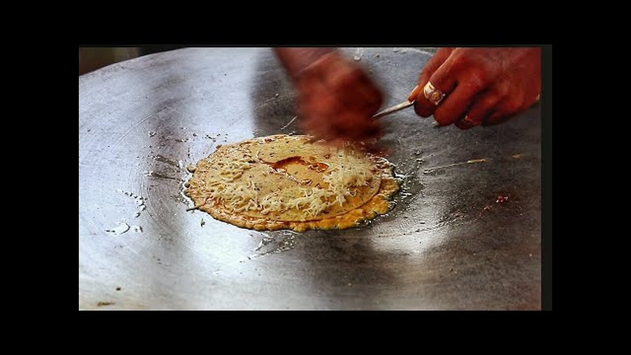 Gujju's Favorite Breakfast Khakhra In Yummy Egg Khakhra | Egg Street Food | Indian Street Food