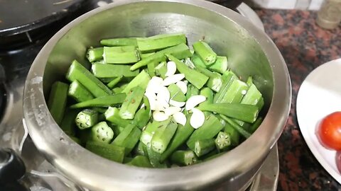 one pot bhindi recipe for lunch or dinner | Indian cooking video | Healthy vegan recipe weight loss