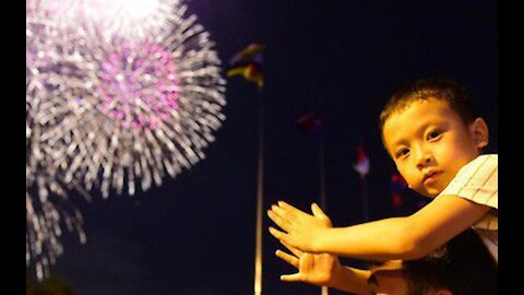 Dream kids watch the fireworks