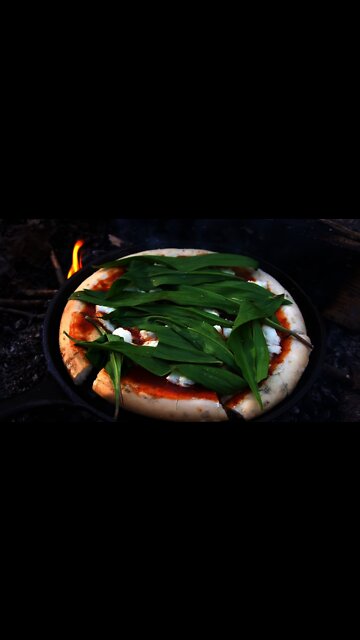 Wild Leek / Ramp Pizza. Foraging and Cooking ramps over a bushcraft campfire. Wild Recipe #shorts