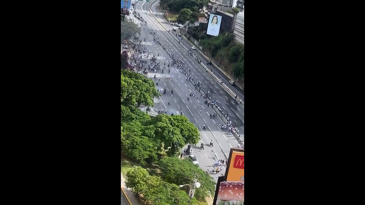 A large group of protesters in Venezuela take to the street after Maduro’s declaration of victory