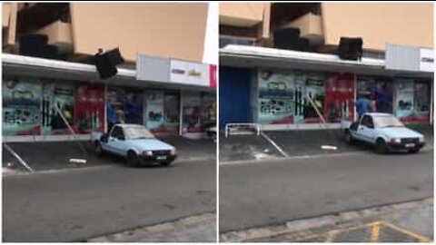Fail: how not to move a sofa