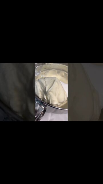 Cream Cheese Frosting for Cinnamon Rolls #creamcheesefrosting #cinnamonrolls #cinnabon #frosting