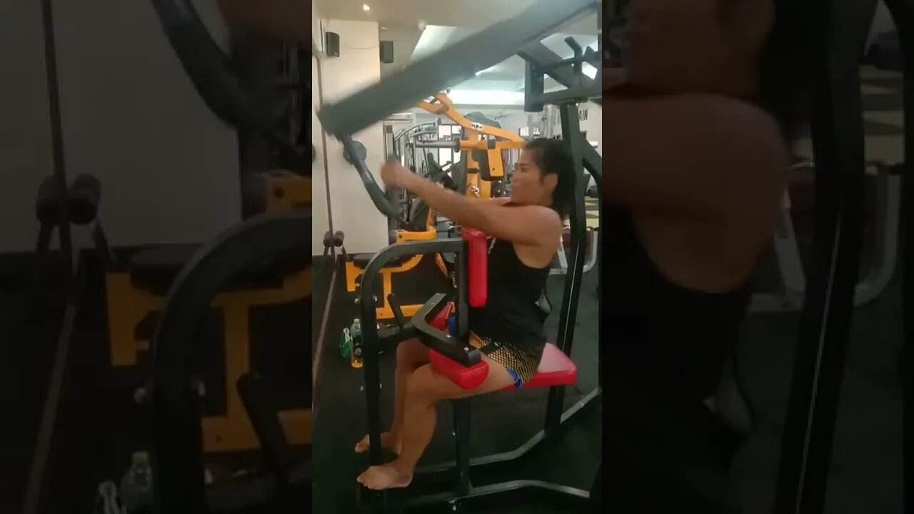 Hammer Strength Row May Tita