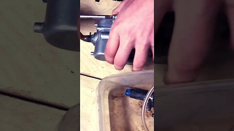 Unscrew carb screws