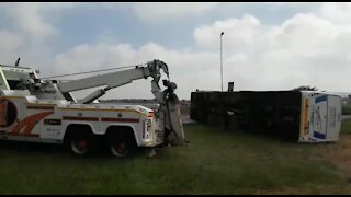 SOUTH AFRICA - Johannesburg - Bus Accident N12 - Video (GWJ)