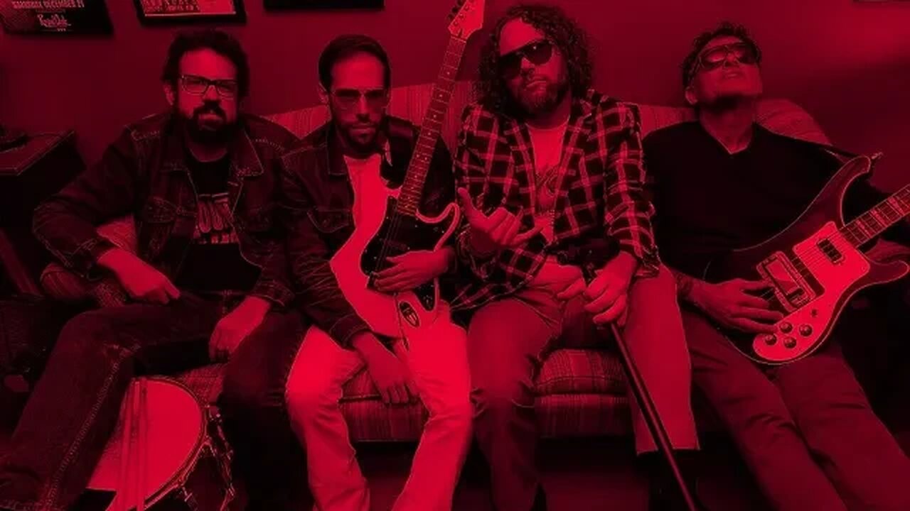 The Beggars: "I Get Around / Whatcha Gonna Do Bout It"
