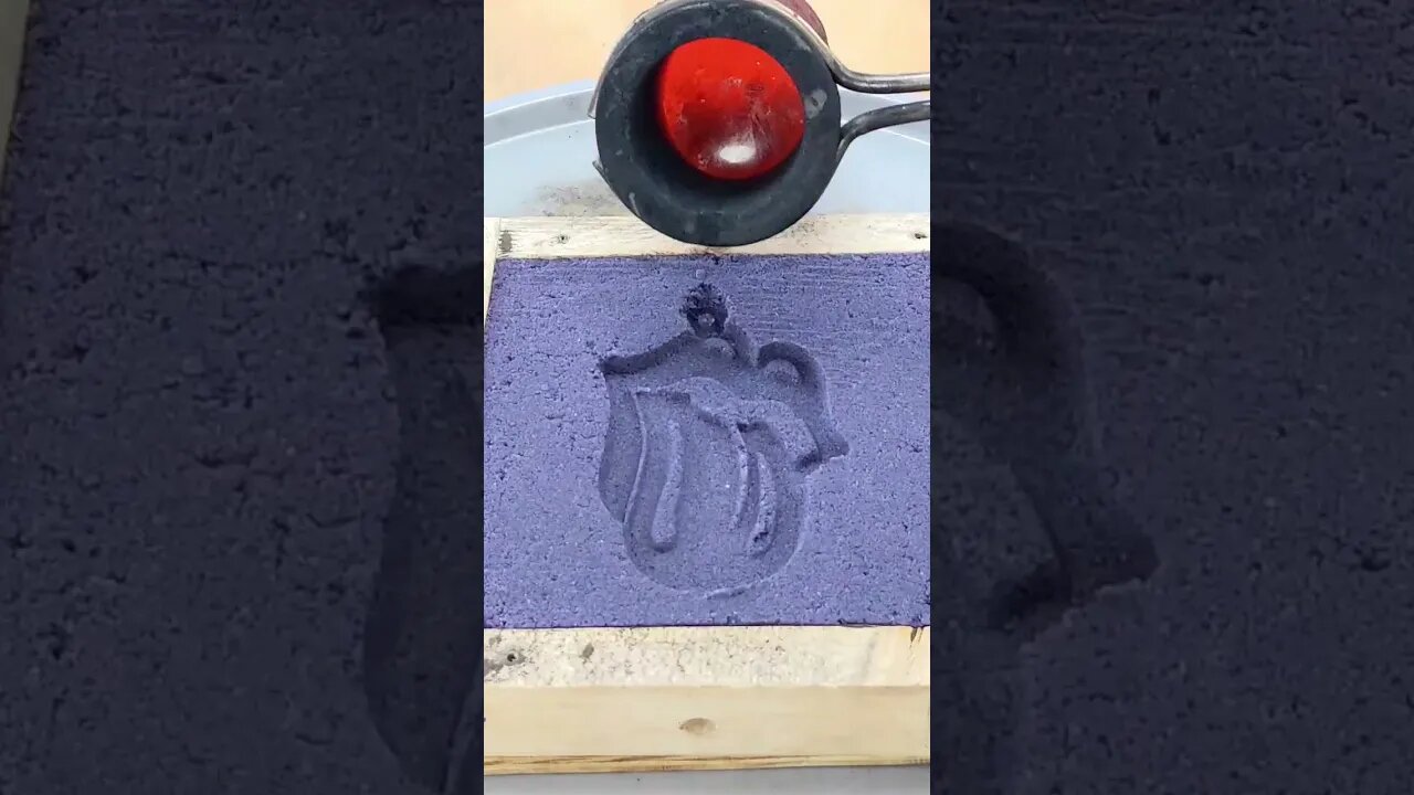 😱 Amazing Metal Casting 🔥🔥 #kineticsand #sandcasting #cool #kineticsandasmr