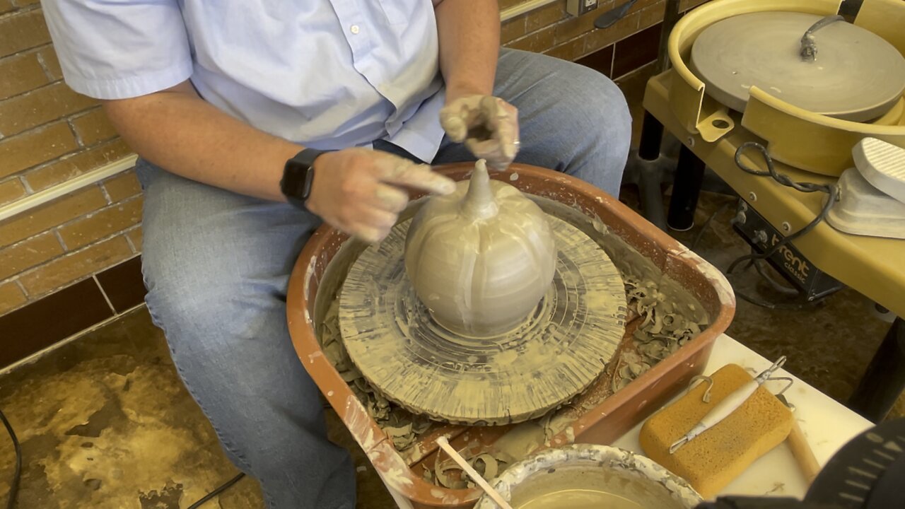 Closed form pottery￼. Step1.