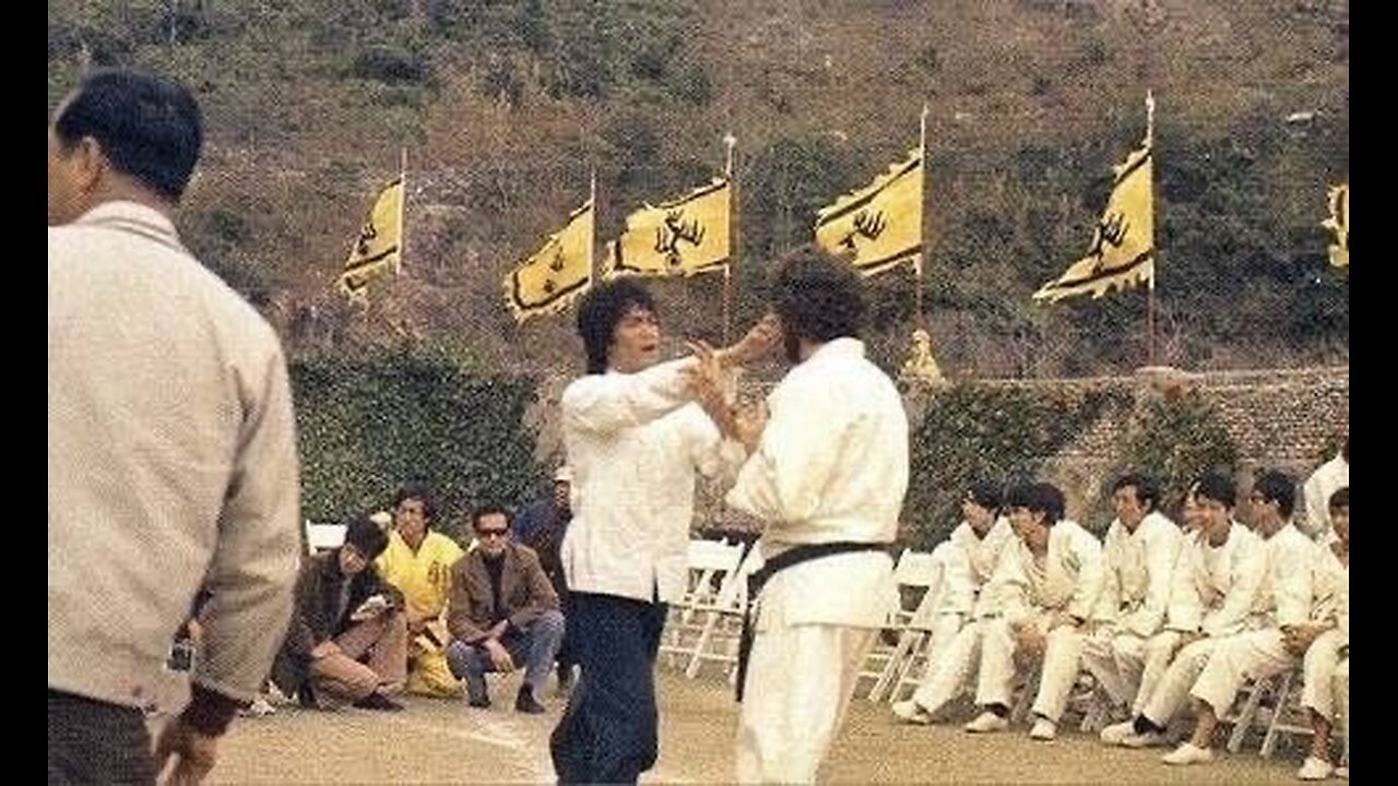 Cross kick Studio Films Bruce Lee Enter the Dragon