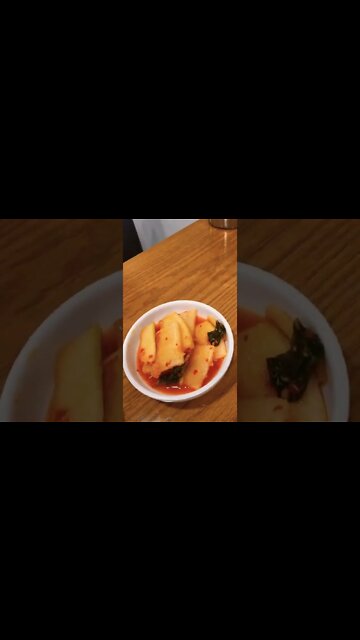 #shorts #cooking #food Capsosiphon fulvescens ricecake oyster soup in Seoul restaurant