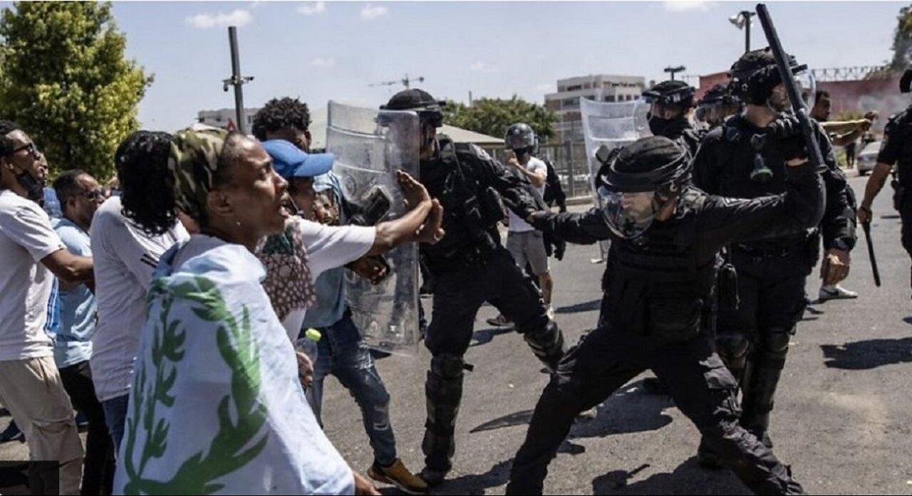 Israel considers steps to deport rioting Eritreans after Tel Aviv violence -