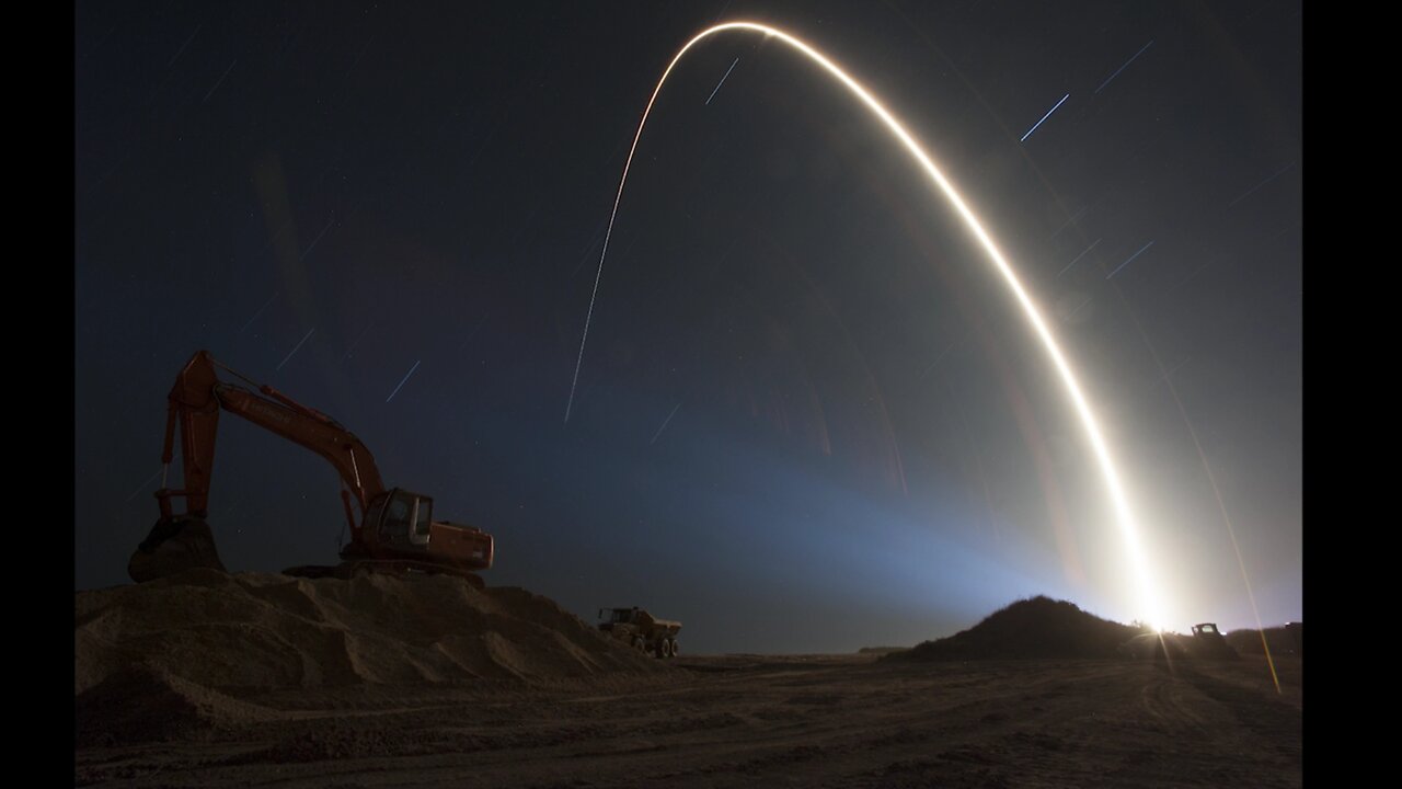 'Eyewitness Films Fake Space X Rocket Launch While Watching a Live Feed Lie About It' - 2016