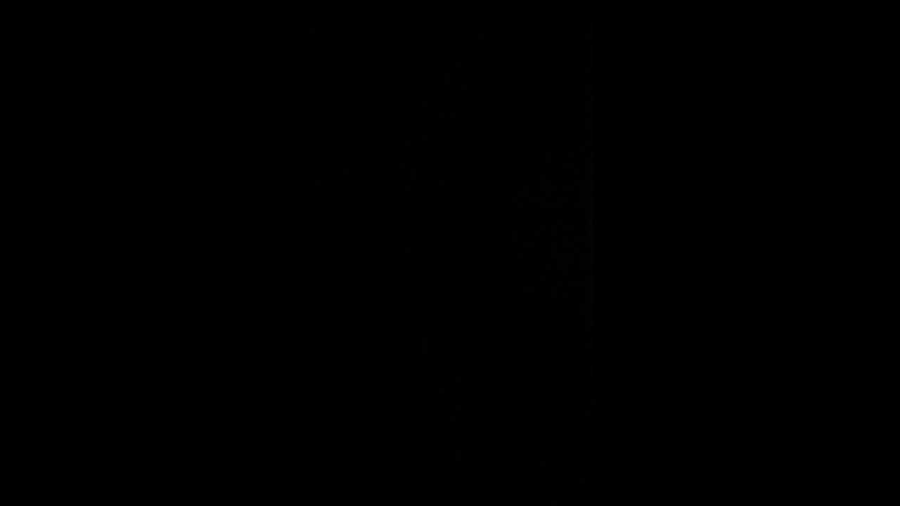 How to pronounce 2000 mules