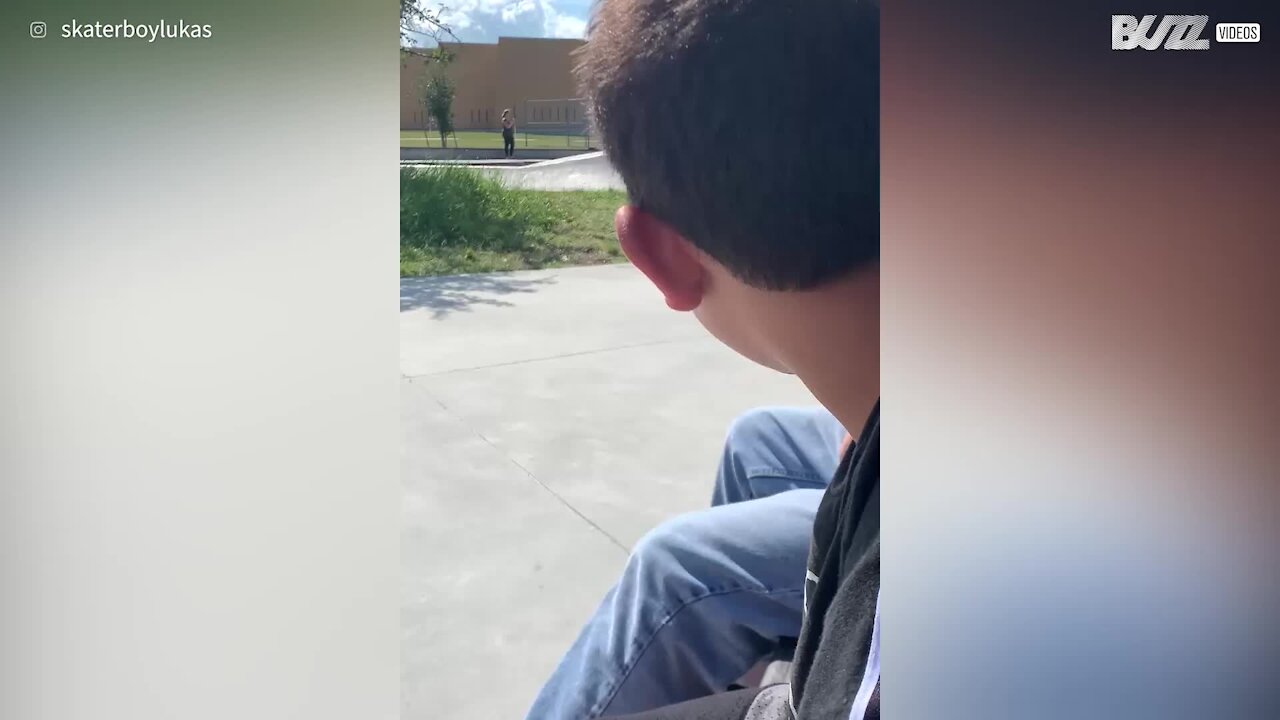 Ce skateur tombe et se blesse violemment