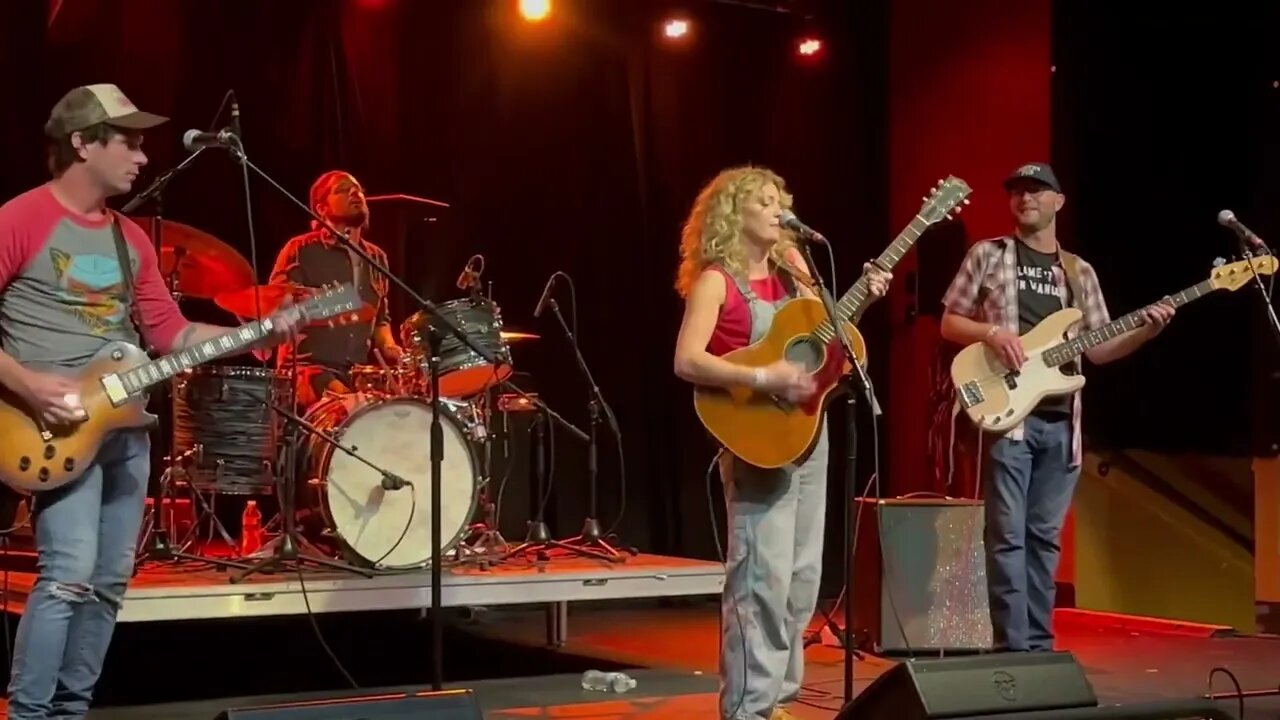 Up and Coming Country Singer ERIN VIANCOURT Performing Live in Pittsburgh - Part 2 #shorts