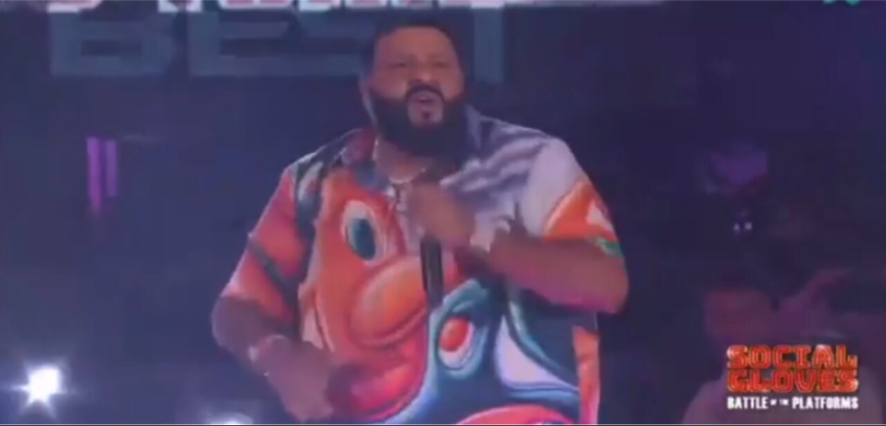 Crowd at the boxing event was NOT entertained during DJ Khaled performance