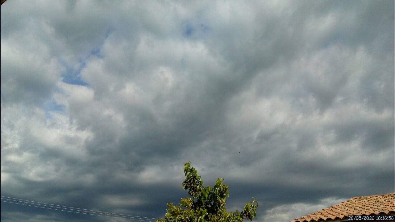 26.05.2022 Toujours de vrais nuages dans le ciel des Alpes de Haute Provence